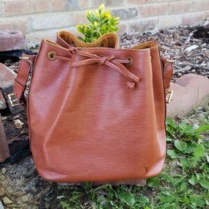 Vintage 90s Louis Vuitton Petit Noe Epi Leather Bucket Bag Luxury Classic